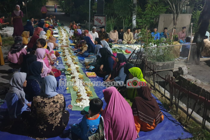 Unik, Syukuran Warga RT 02 Desa Sarangan