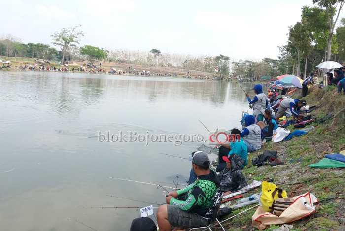Serunya Lomba Mancing Merdeka Berebut Sepeda Motor