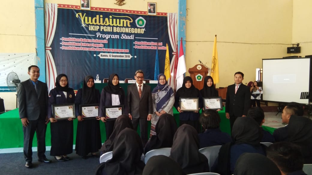 Haru Campur Bahagia, Yudisium Mahasiswa IKIP PGRI Bojonegoro