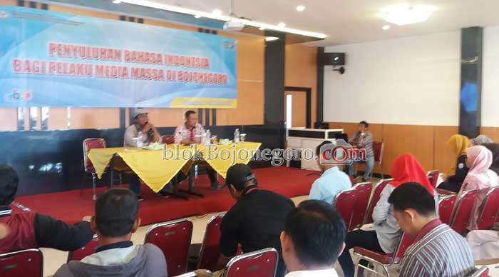 Pelaku Media Massa Dapat Penyuluhan dari Balai Bahasa Jatim