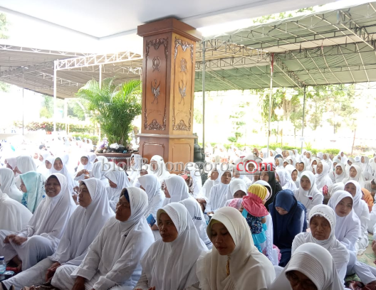 Ribuan Jemaah Zikir di Pendapa Pemkab Bojonegoro