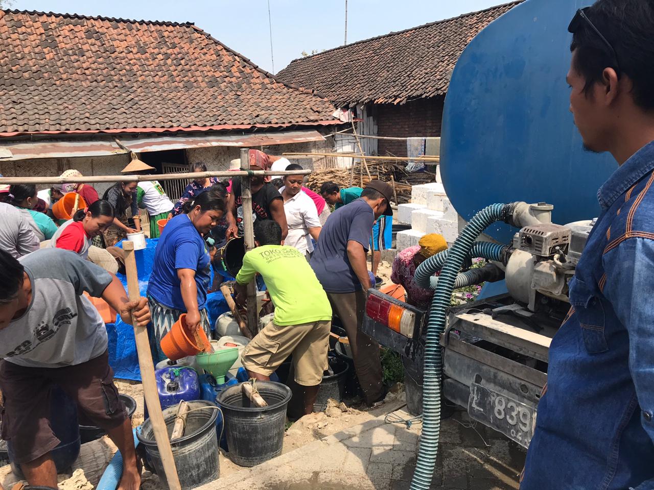 Sebanyak 928 Rit Air Bersih Didistribusikan ke 68 Desa
