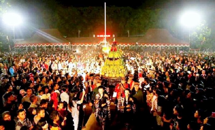 29 Gunungan, 500 Tumpeng dan 5.000 Sego Buwohan Disiapkan untuk Warga Bojonegoro