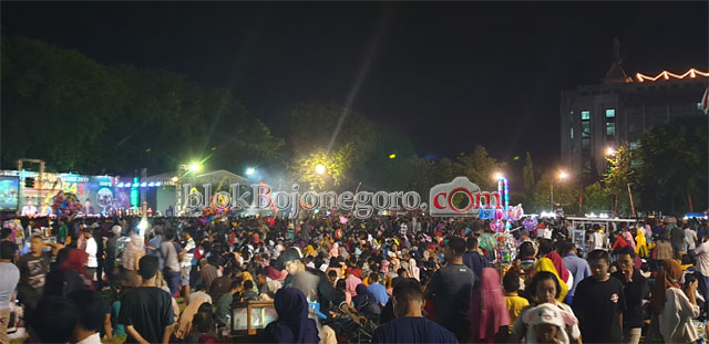 Meriah,Malam Grebek Berkah di Alun-alun Bojonegoro