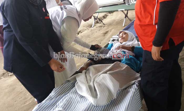 Lelah dan Kepanasan, 12 Peserta Upacara Dirawat