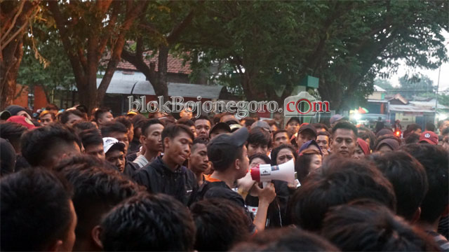 Gagal Lolos, Suporter Persibo Tuntut Manajemen Evaluasi Diri