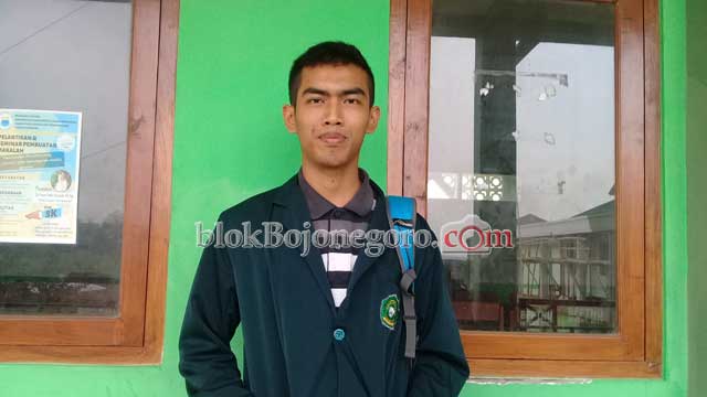 Mahasiswa ini Kuliah dengan Menyambi 3 Pekerjaan