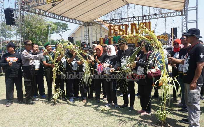 Ribuan Penonton di Pembukaan Festival Bengawan 2019