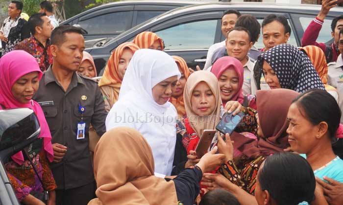Khofifah Kunjungi Korban Puting Beliung di Bojonegoro