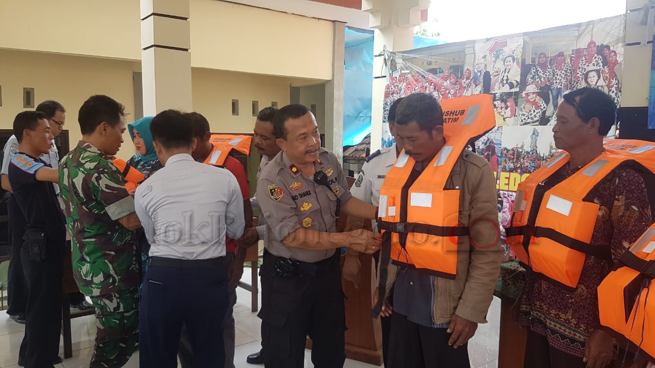 Polsek Kota dan Dishub Gelar Pembinaan Bagi Operator Perahu