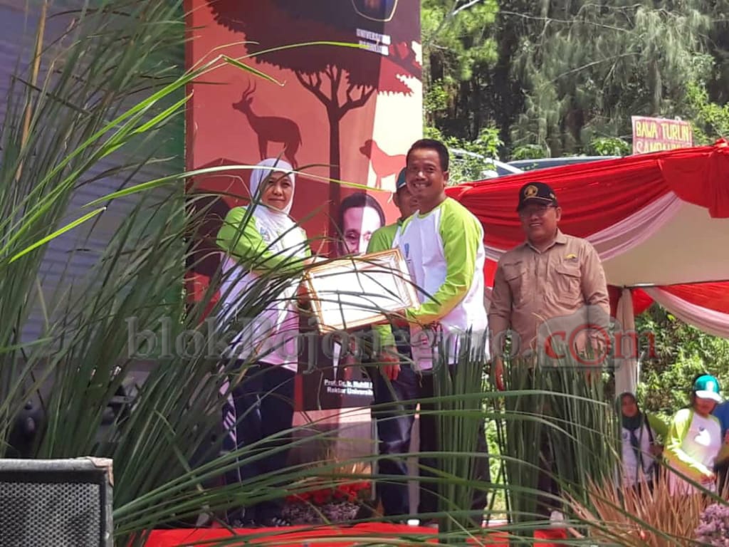 Woow..! Pilanggede Dapat Penghargaan dari Menteri LHK
