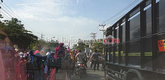 Awas, Jalan Bojonegoro-Dander Macet
