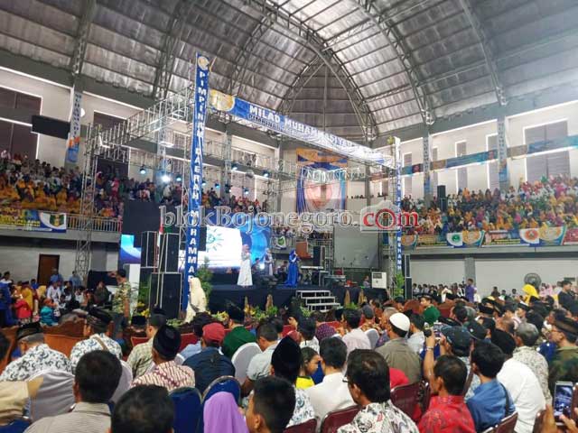 Milad ke-107, Ribuan Warga Muhammadiyah Penuhi GOR