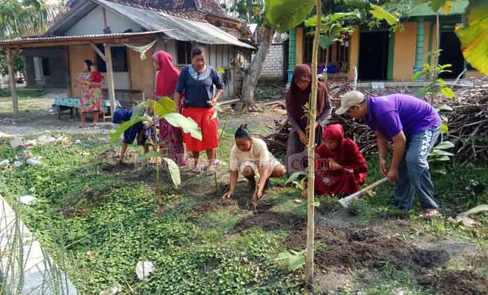 KaBi EMCL-Kampus Ungu Tanam Toga