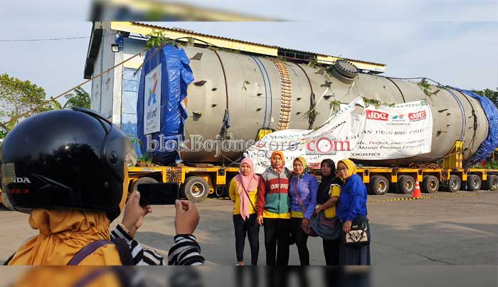 Mau Kerja dan Sekolah, Mampir Foto Dulu