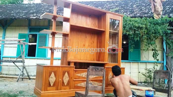 Desa Bondol Punya Sentra Produk Kayu Jati