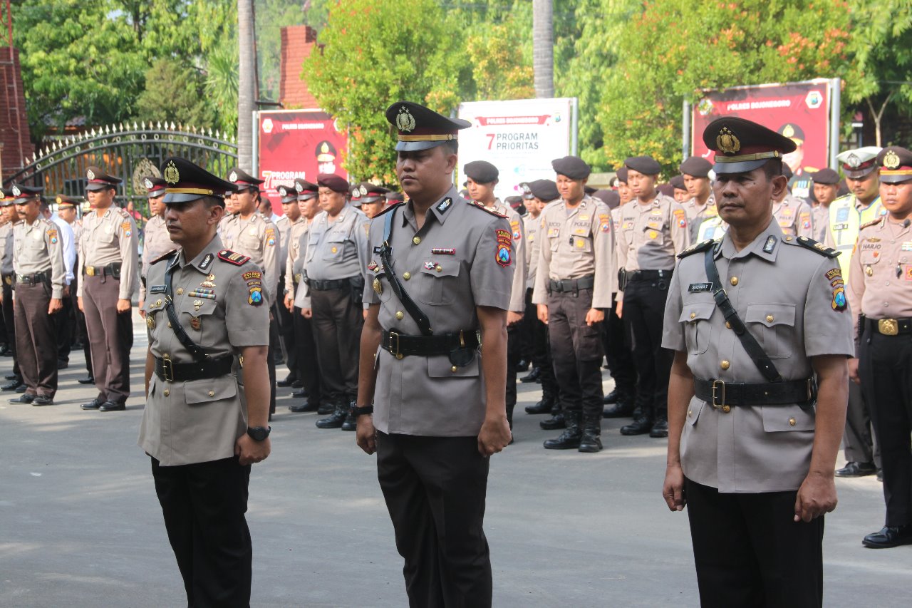 Kapolres Pimpin Sertijab Kapolsek  dan Kenaikan Pangkat Pengabdian