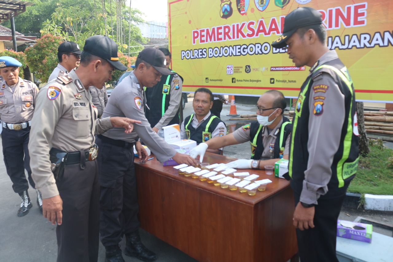 Cegah Narkoba, Ratusan Personil Polres Tes Urine