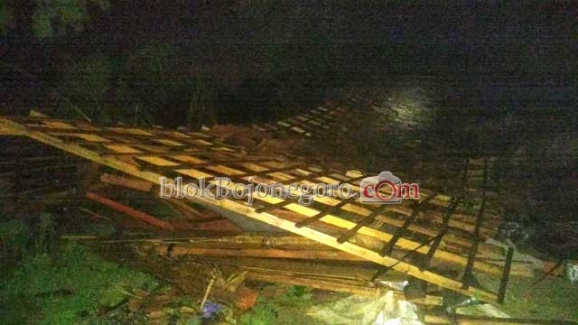 Hujan dan Angin Kencang di Ngambon, 8 Rumah Roboh