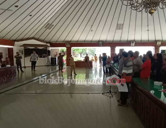 Mediasi dengan PKL, Ini Penjelasan dan Janji Pemkab