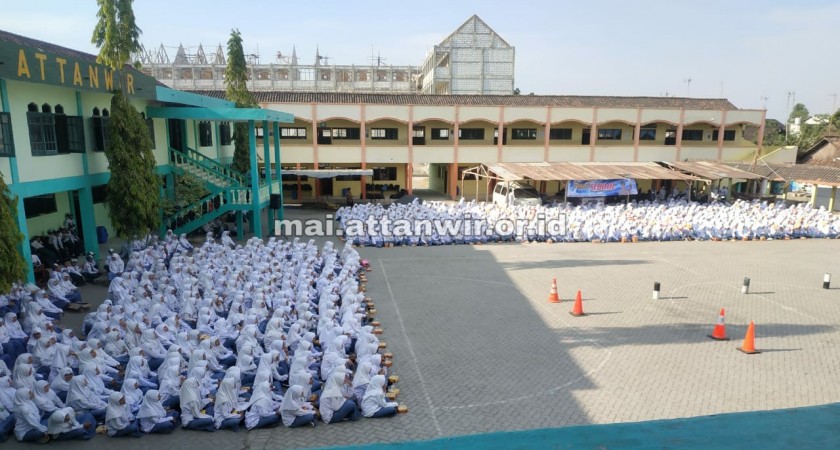 Santri Attanwir dan Budaya Anti Libur di Tahun Baru