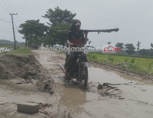 Lewat Rekanan, PT Meindo Sudah Perbaiki Jalan