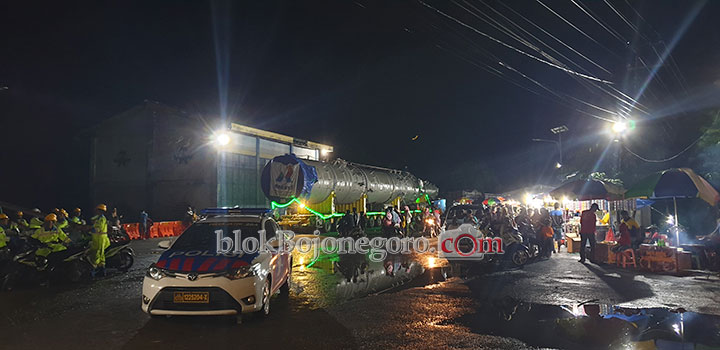 Alat Berat Proyek J-TB Parkir di Baureno