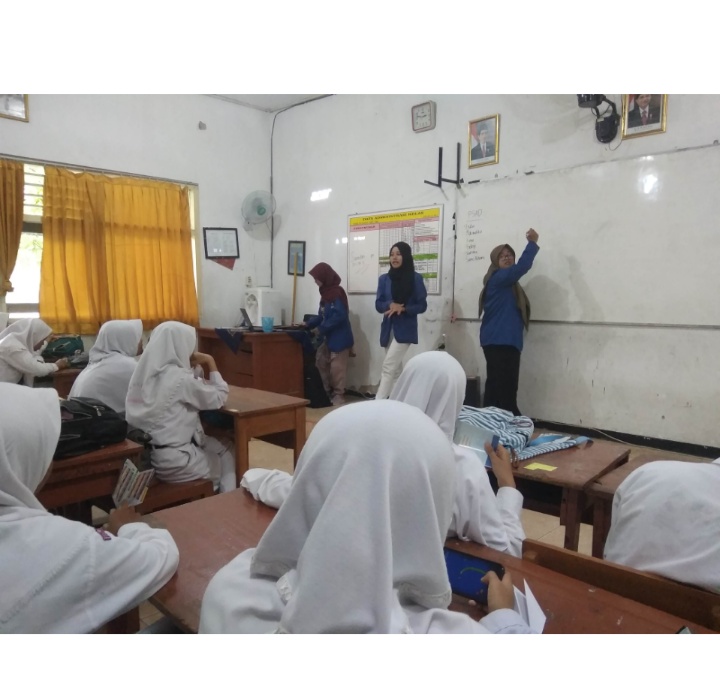 Forbbits Perkenalkan Kampus ke Sekolah di Bojonegoro