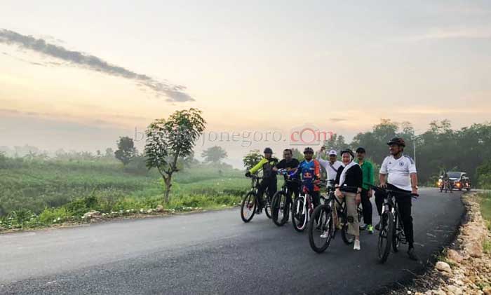 Pagi, Bupati Gowes di Wisata TPG