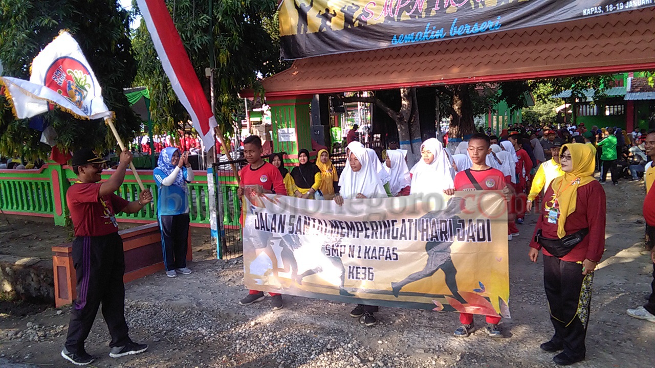 Seribuan Peserta Ikuti Jalan Sehat SMPN 1 Kapas