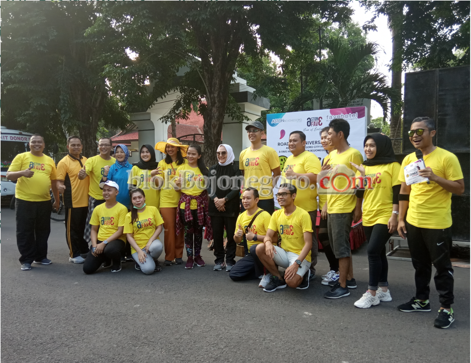 Peringati Hari Ulang Tahun Aston dan Fave Gelar Flashmob Bersama Bupati