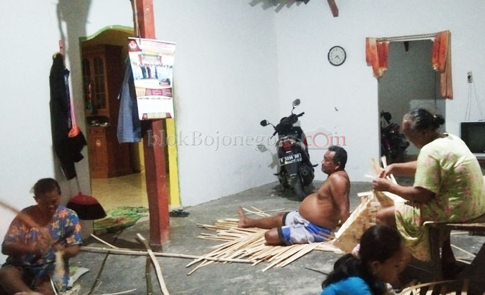 Kampung Anyaman Bambu yang Masih Bertahan Hingga Kini