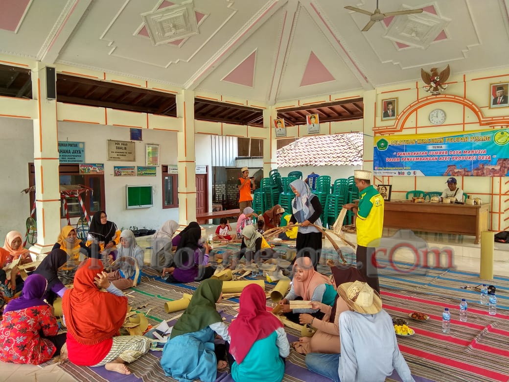 Pelatihan Kerajinan Gedebok, Tingkatkan Kualitas dan Ekonomi