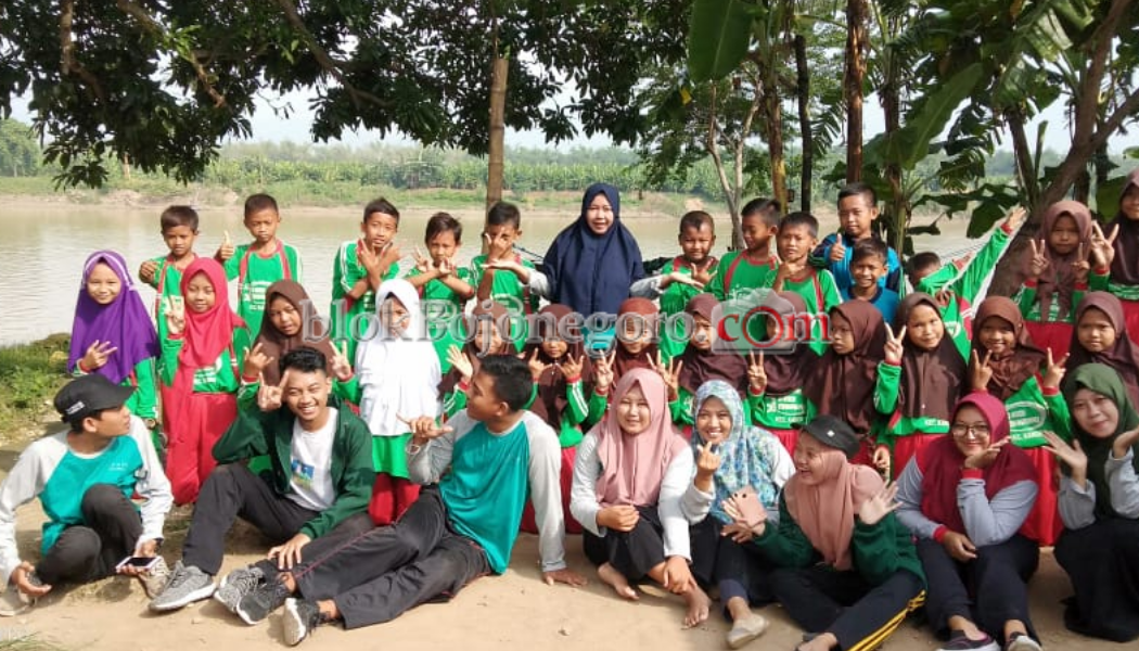 Sekolah Bengawan Solo Ajarkan Siswa Sayangi Alam