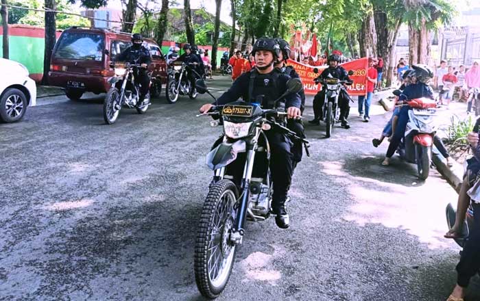 Brimob Bojonegoro Ikut Amankan Perayaan Imlek