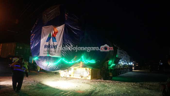 Alat Berat Parkir di Ngulanan
