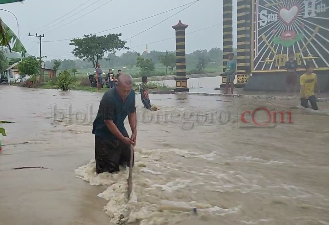 Banjir Bandang Terjang Lima Desa di Bubulan