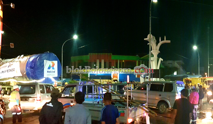Bundaran Babat Macet Karena Alat JTB