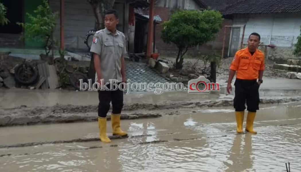 Hujan Deras, Jalan Poros dan 8 Rumah di Temayang Banjir