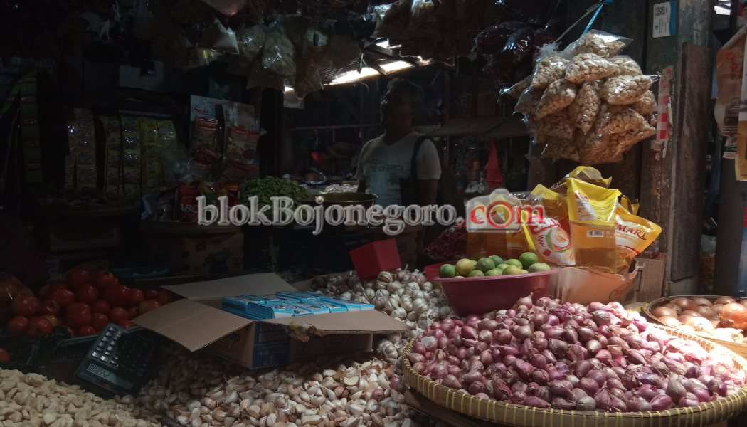 Awal Pekan, Harga Bawang Putih Berangsur Turun