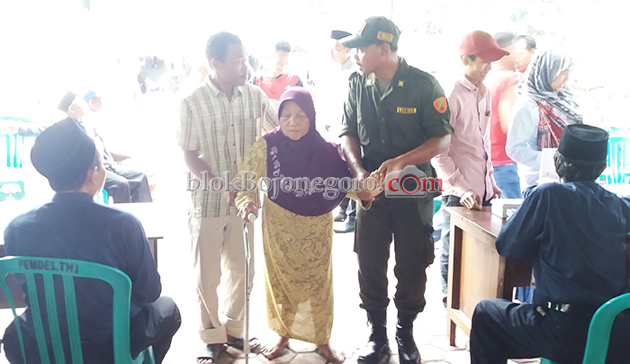 Lanjut Usia Tetap Semangat Salurkan Hak Suara
