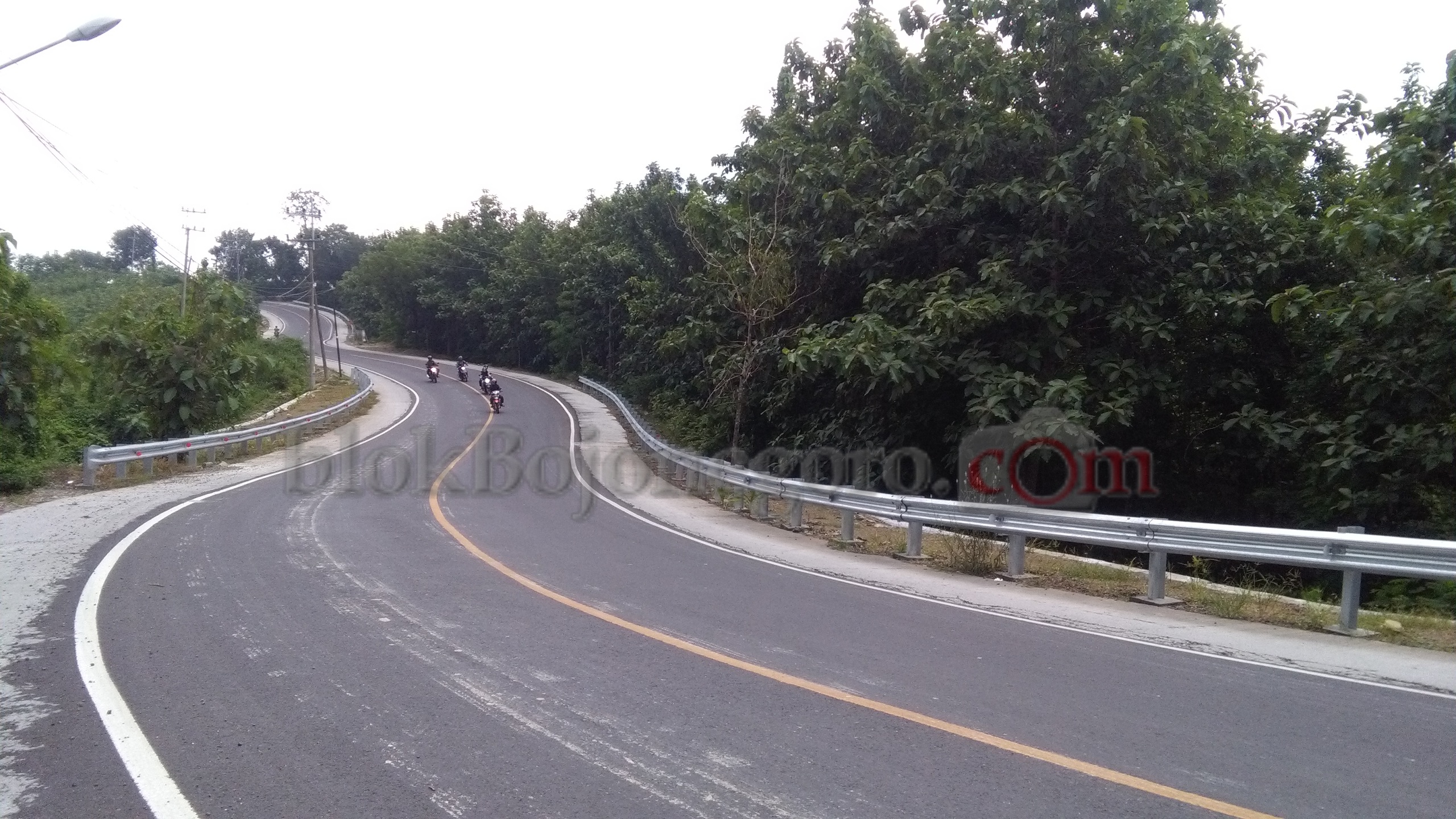 Jalan Mulus dan Berliku Seperti Lintasan Moto GP