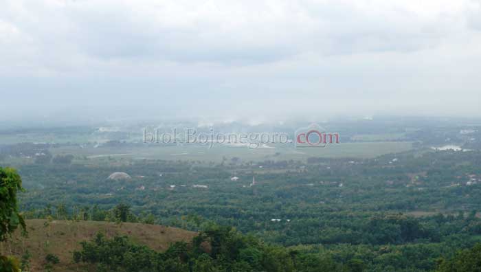Lanskap Pemandangan Bojonegoro dari Pegunungan di Malo