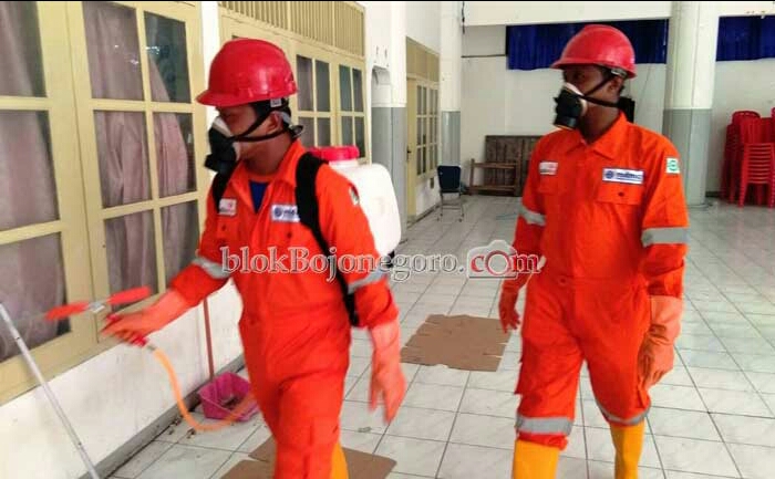 DMI : Upaya Pencegahan Corona, Puluhan Masjid Disemprot Disinfektan