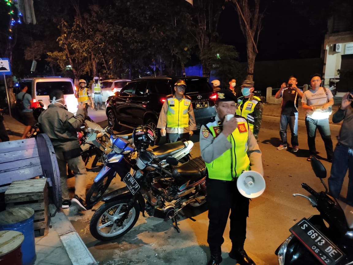 Antisipasi Penyebaran Covid-19, Patroli Gabungan Bubarkan Kerumunan