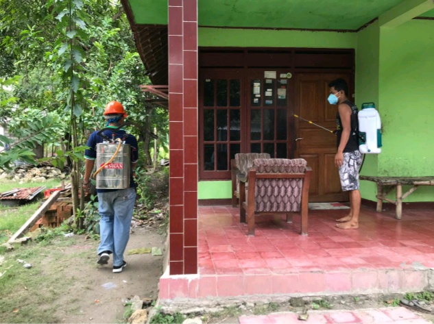 Swadaya, MKP dan Warga Cangaan Semprot Disinfektan