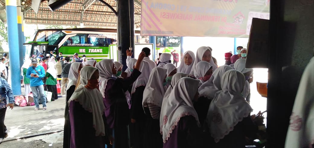 Tiba di Terminal, 120 Santri Bahrul Ulum Diperiksa