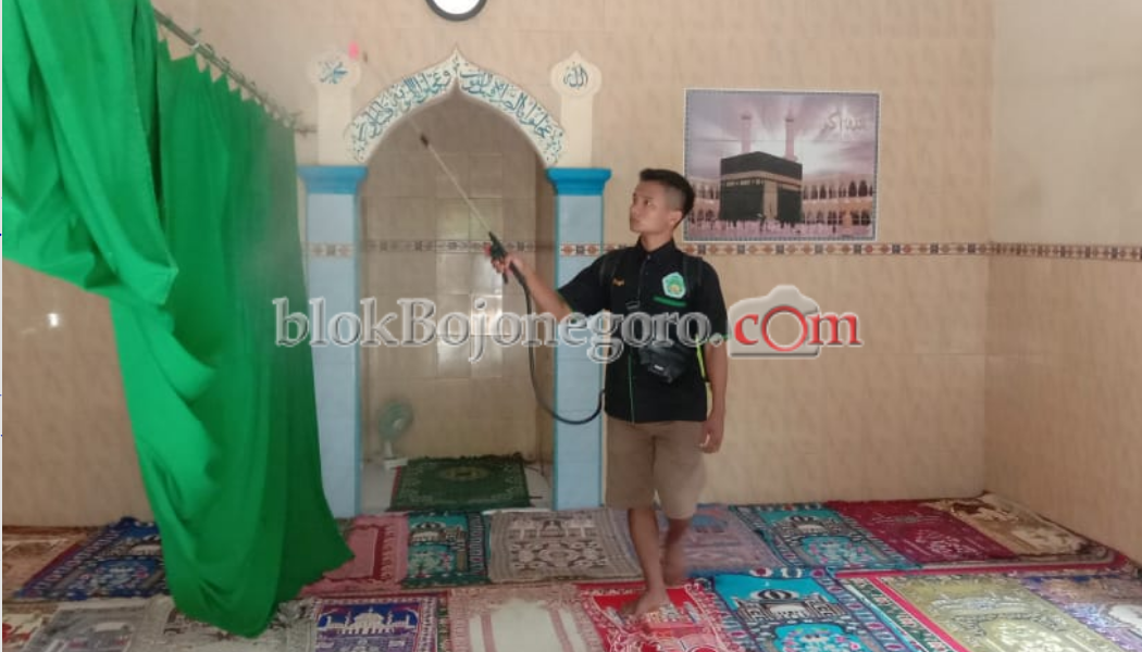 Cegah Penyebaran Covid-19, PAC Pagar Nusa Balen Semprot Disinfektan Massal