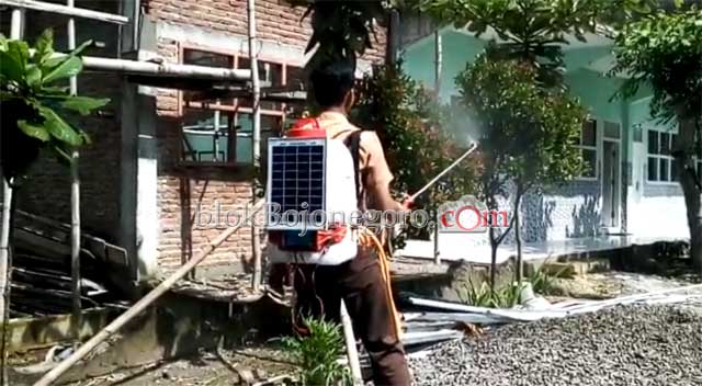 Kembali Berinovasi, Kini Ciptakan Alat Penyemprot Tenaga Surya
