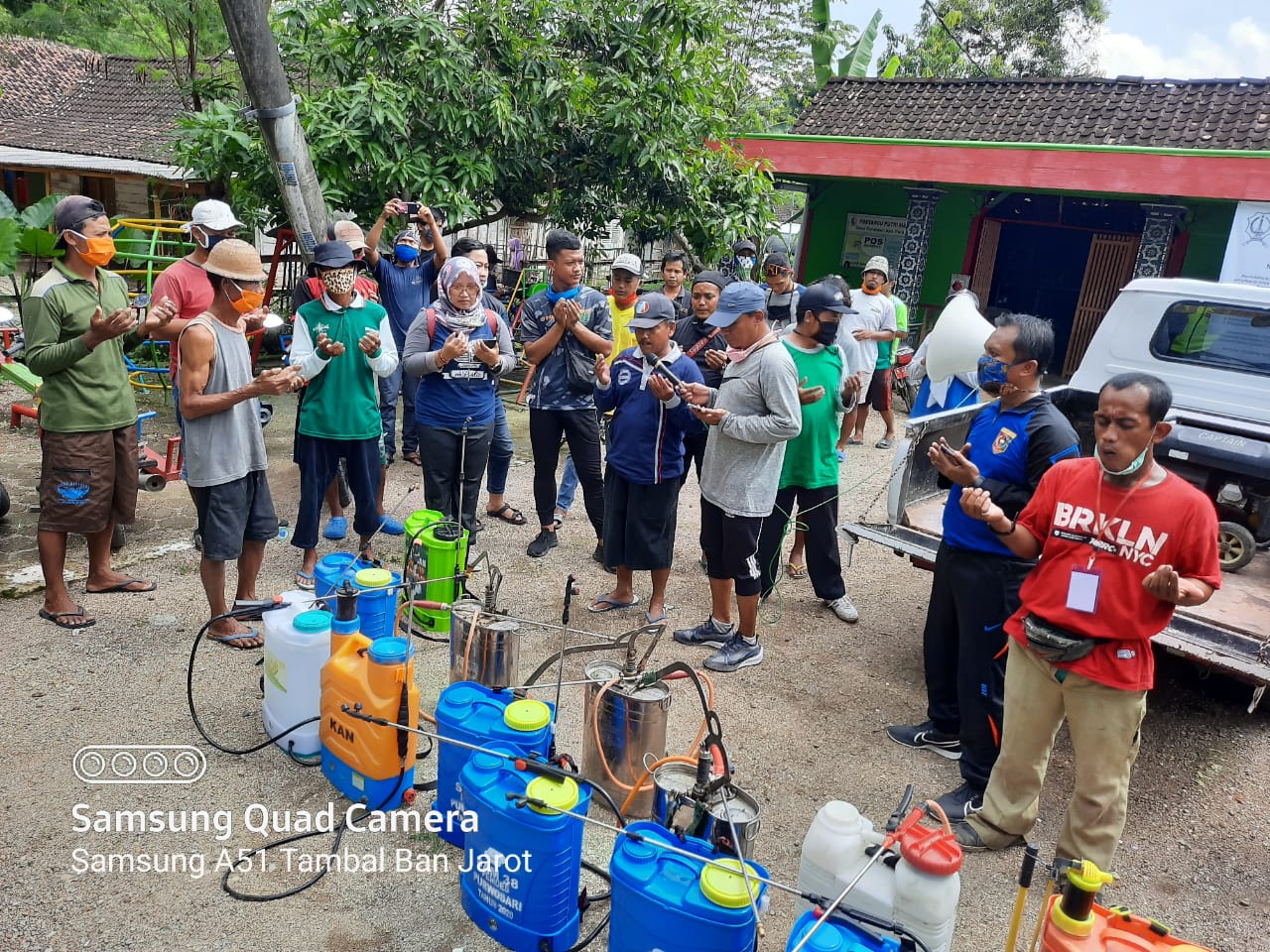 Antisipasi Corona, Pemdes Purwosari Laksanakan Penyemprotan Masal
